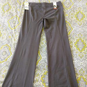 Under Armour fitted, wide leg yoga pants in dark gray, size XL